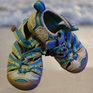 Keen little kids waterproof shoe size 8